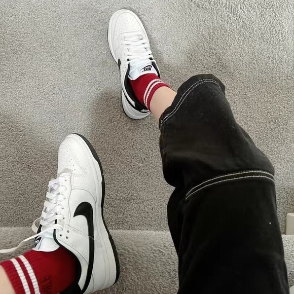 Sz 8 W Nike Dunk Low "Reverse Panda" - Picture 2 of 4